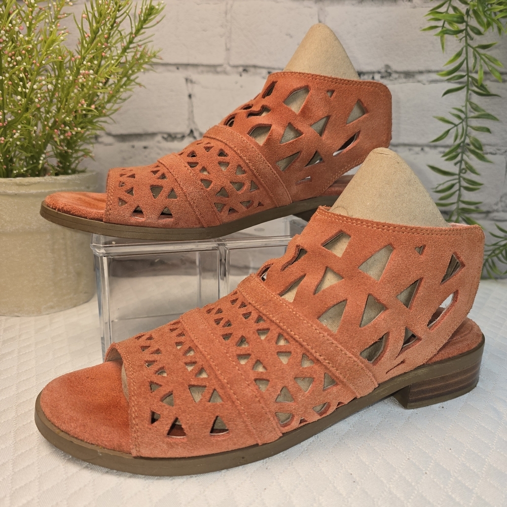 DIBA DREAMER ORANGE SUEDE FLAT SANDAL LASER-CUT GEOMETRIC PATTERN OPEN TOE 6.5 - Picture 3 of 10